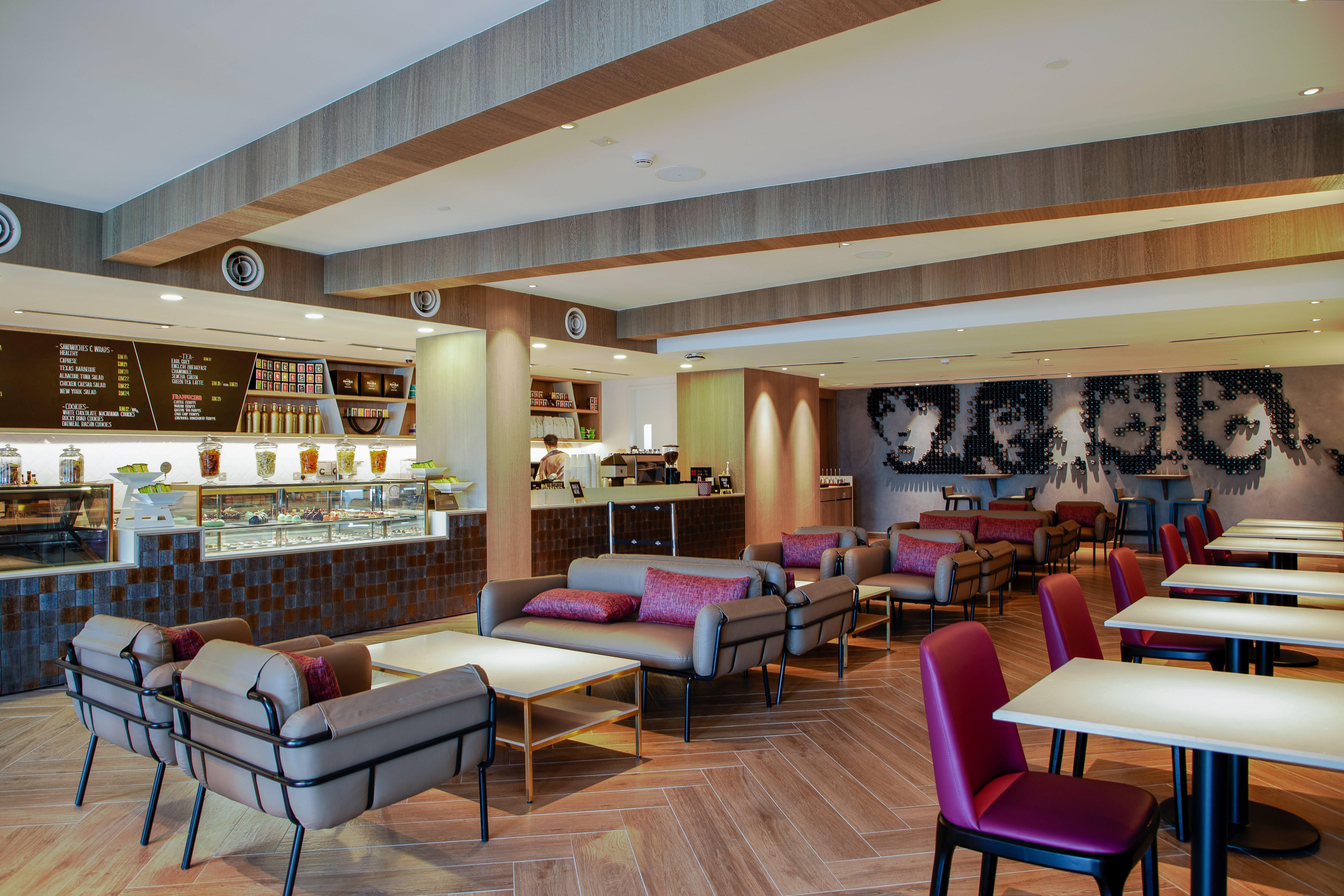 Hard Rock Hotel Desaru Coast Exterior foto The lounge at the airport