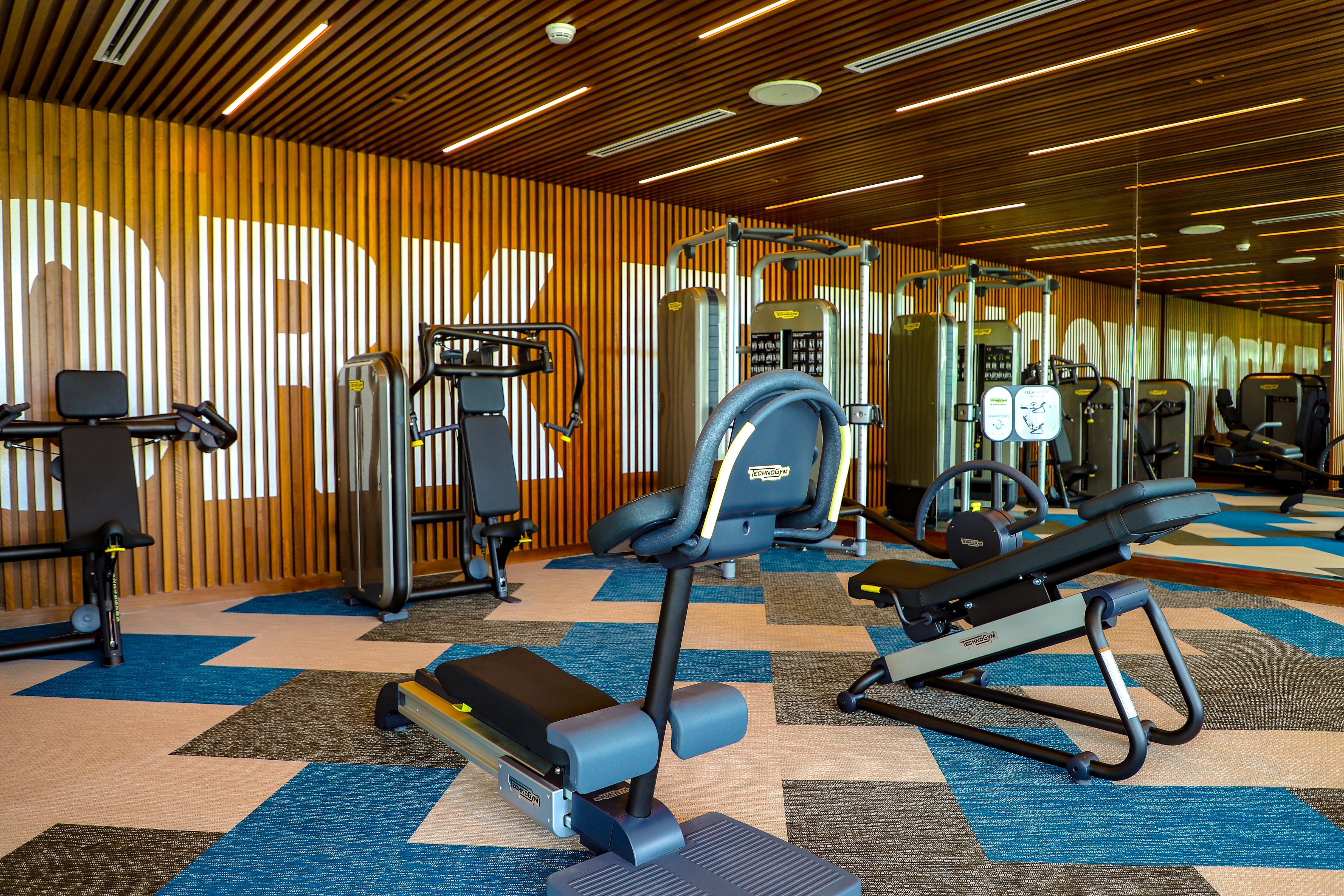Hard Rock Hotel Desaru Coast Exterior foto The gym at the hotel