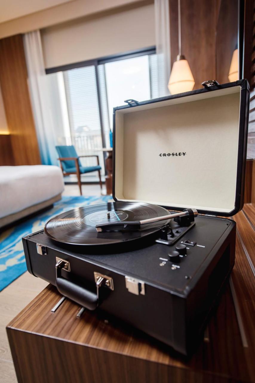 Hard Rock Hotel Desaru Coast Exterior foto Crosley suitcase record player